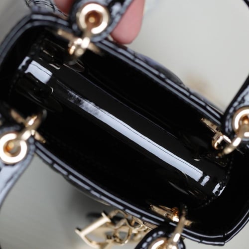 " جلد لامع" LADY DIOR MICRO BAG
