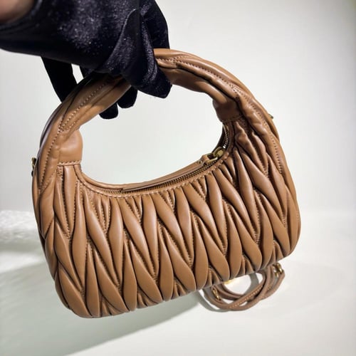 شنطة ميو ميو حجم مينى