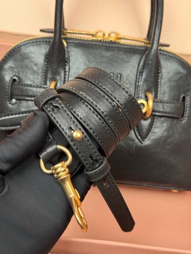 ميو ميو Aventure Nappa مقاس 28cm