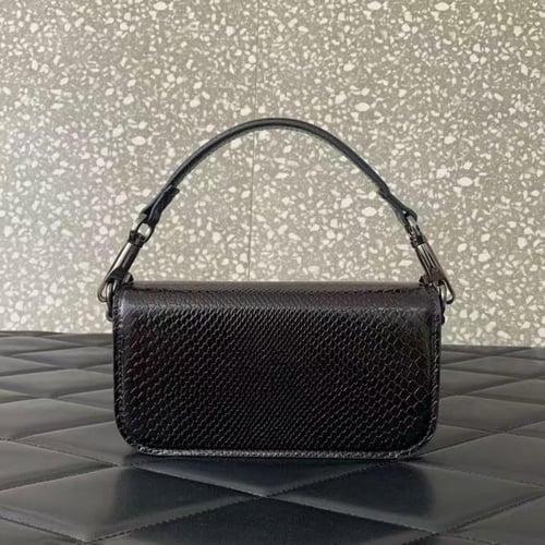 شنطة نسائية فالنتينو ميني - أسود