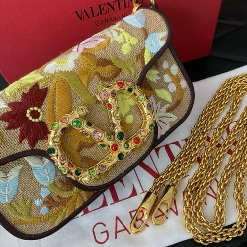 شنطة نسائية فالنتينو ميني