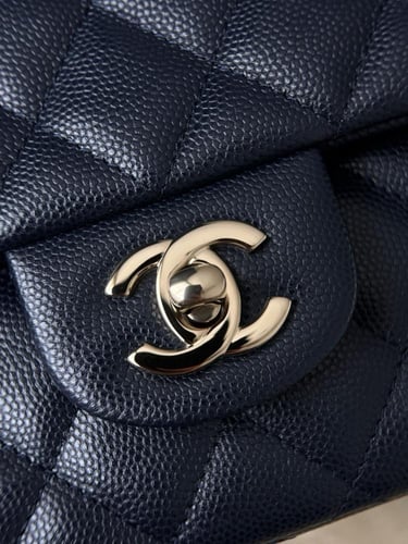 Cf medium caviar leather ghw