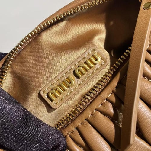 شنطة ميو ميو حجم مينى