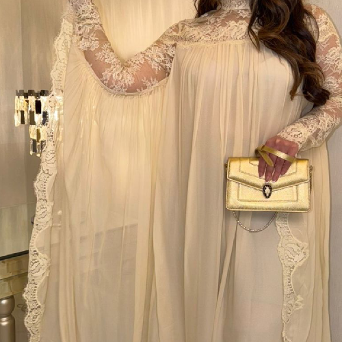 فستان نسائي بتصميم عصري