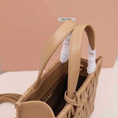 ميو ميو Matelasse مقاس 24cm