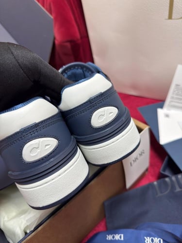 B57 Dribble Low-Top Sneaker