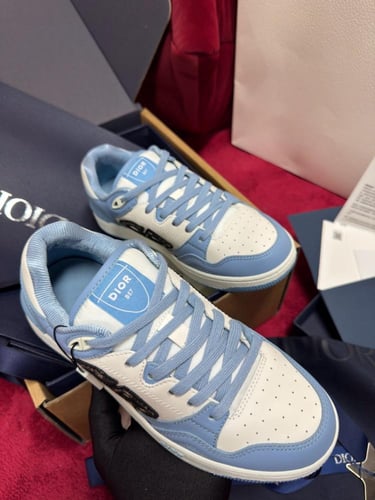 B57 Dribble Low-Top Sneaker