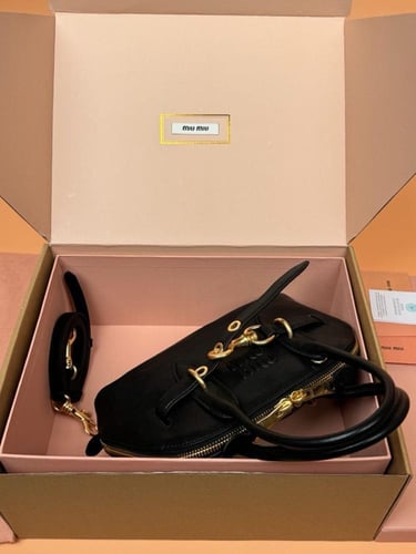 ميو ميو Aventure Nappa مقاس 28cm