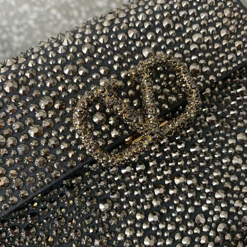 شنطة نسائية فالنتينو ميني - متوفرة بلونين