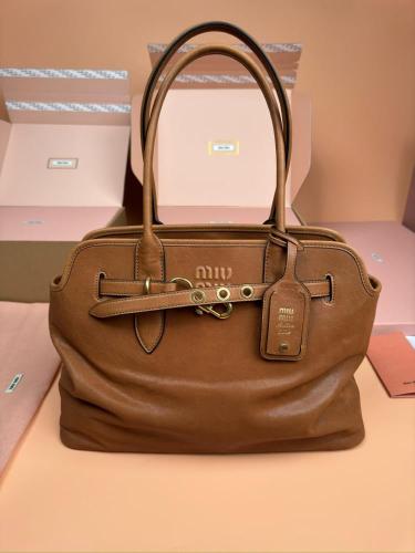 ميو ميو Adventure Nappa مقاس 40cm