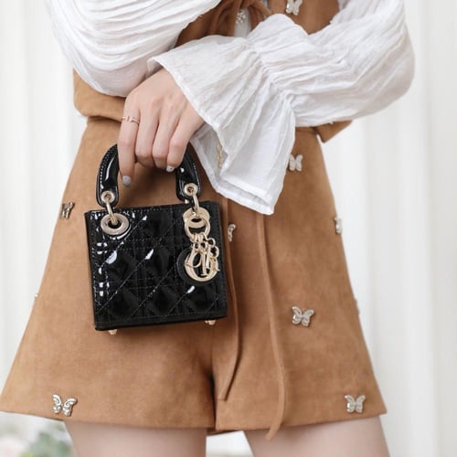 " جلد لامع" LADY DIOR MICRO BAG