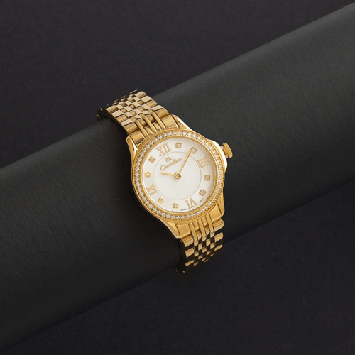 هدية ساعة نسائية مع ورد وشمعة معطرة CL23