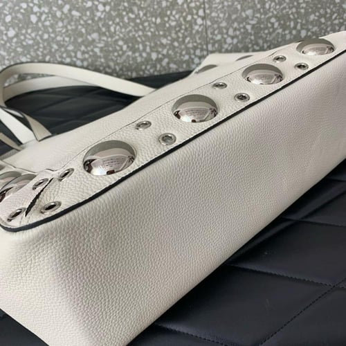 شنطة نسائية فالنتينو - متوفرة بعدة ألوان