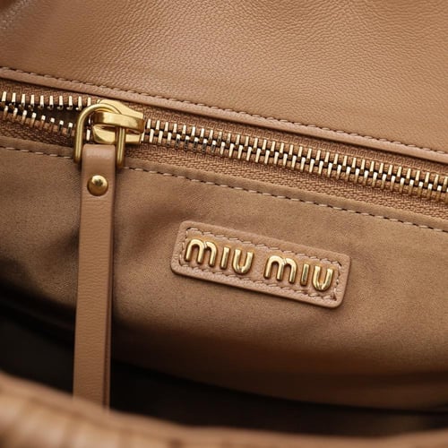 ميو ميو Matelasse مقاس 24cm