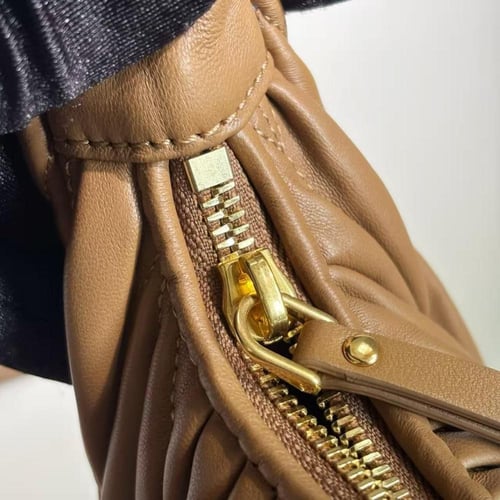 شنطة ميو ميو حجم مينى