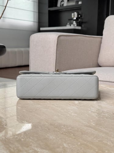 Cf medium caviar leather ghw