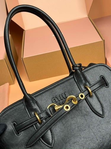 ميو ميو Adventure Nappa مقاس 40cm