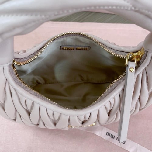 ميو ميو Matelasse مقاس 23cm