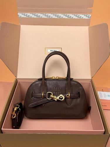 ميو ميو Aventure Nappa مقاس 28cm