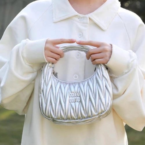 ميو ميو Wander Matelasseمقاس 20cm