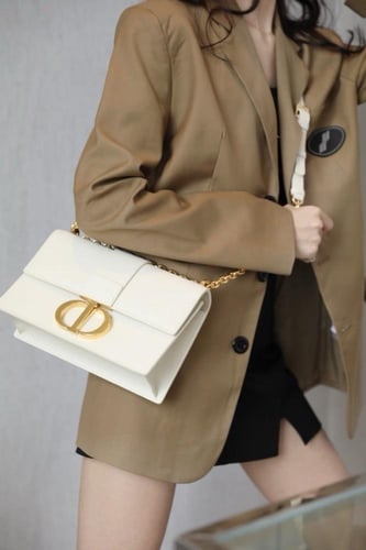 30 Montaigne Bag Latte Box Calfskin 24cm