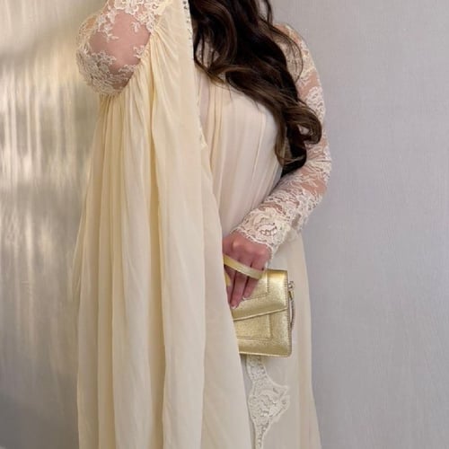 فستان نسائي بتصميم عصري