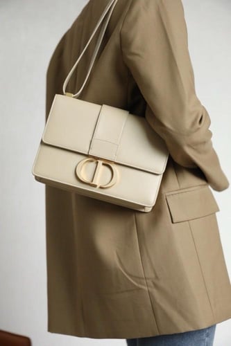 30 MONTAIGNE beige smooth cow leather