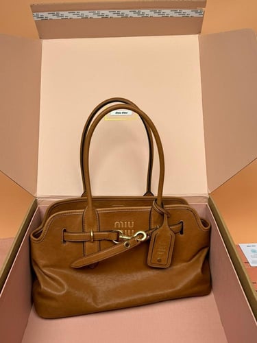 ميو ميو Adventure Nappa مقاس 39cm