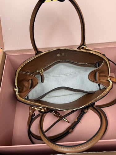 ميو ميو Aventure Nappa مقاس 28cm