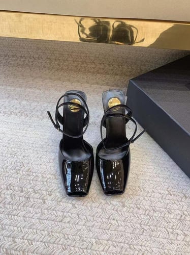 صندل أنيق بألوان متعددة