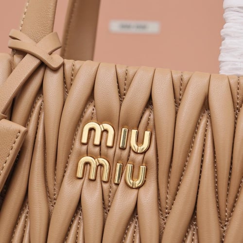 ميو ميو Matelasse مقاس 24cm