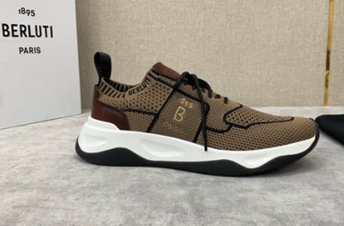 حذاء نسائي رياضي من بيرلوتي