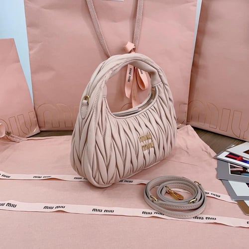 ميو ميو Matelasse مقاس 23cm