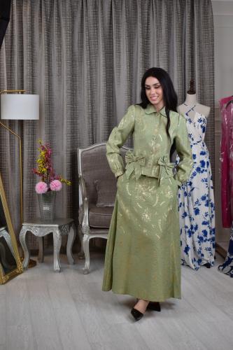 طقم نسائي أخضر فاتح بلمسة أنثوية راقية