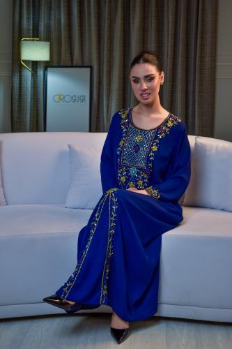جلابية نسائية عصرية بلون أزرق - مميزة للمناسبات