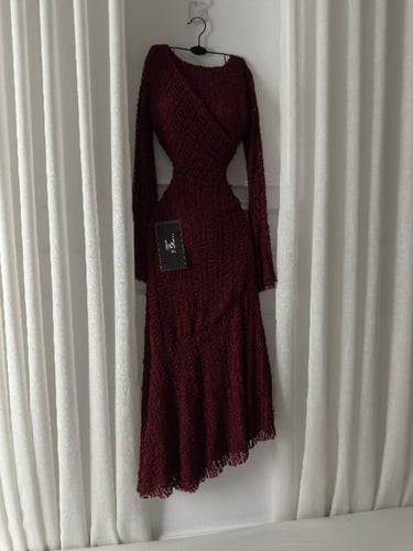 فستان ناعم عودي ميدي