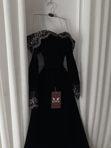 فستان اسود جوخ مع كلفه سهره