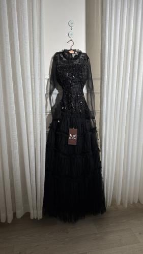 فستان اسود صدريه شك وتل تيواني كسرات