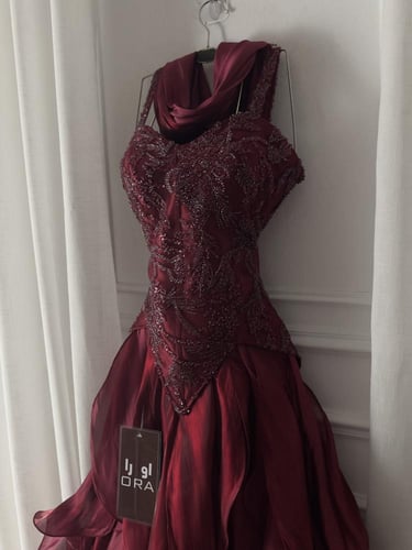 فستان عودي صدريه شك سهره وكسرات كرنكل وشال كرنكل