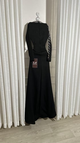 فستان اسود باربي مع تطريز يدوي راقي