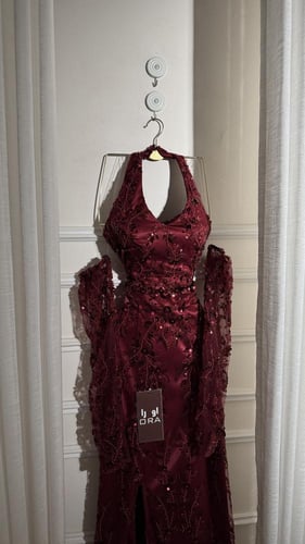 فستان عودي شك اكمام منفصله