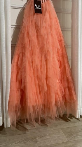 فستان اورنجي تل بوليسيه كسرات وتطريز يدوي