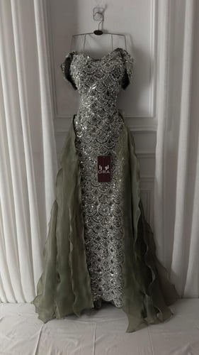 فستان شك سهره راقي وذيل جزار كسرات