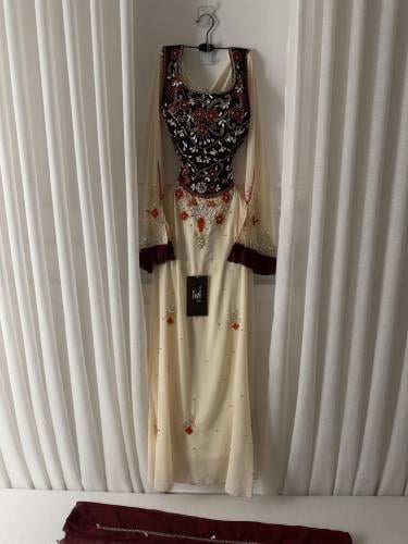 فستان بيج جورحيت وشال جورجيت وتطريز يدوي راقي