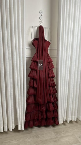 فستان كرنكل طبقات وشال لونين