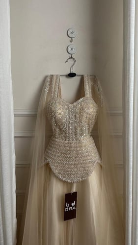 فستان بيج كلفه شك وتل تيواني لونين