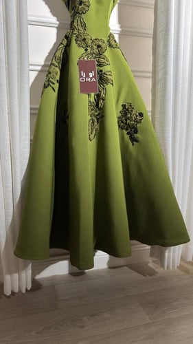 فستان ميدي باربي وكلفه شك سهره