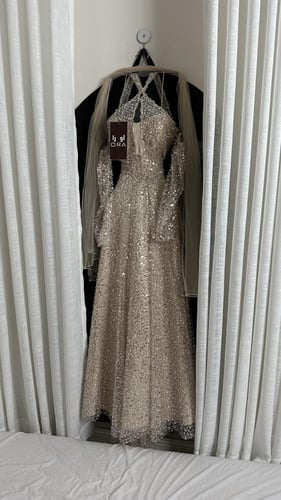 فستان بيج كلفه ترتر لول وشال تل تيواني