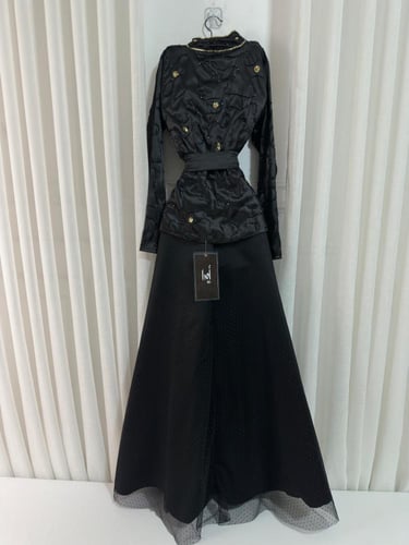 فستان اسود قطعتين جاكت تفته كوري وتطريز يدوي وتل ت...