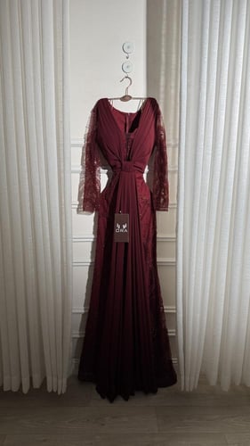 فستان عودي كلفه شك سهره وجورجيت